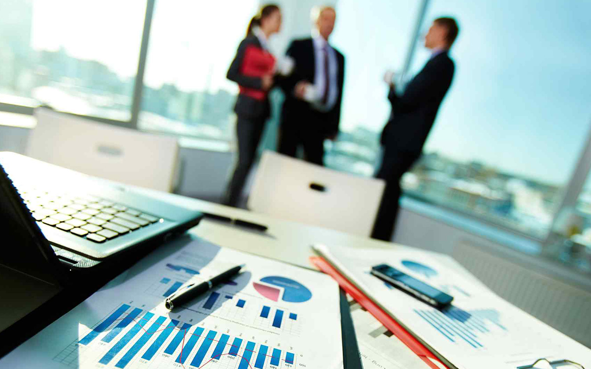 4.Personalized strategies: Tailor made wealth plans that precisely align with your financial goals and life plans.